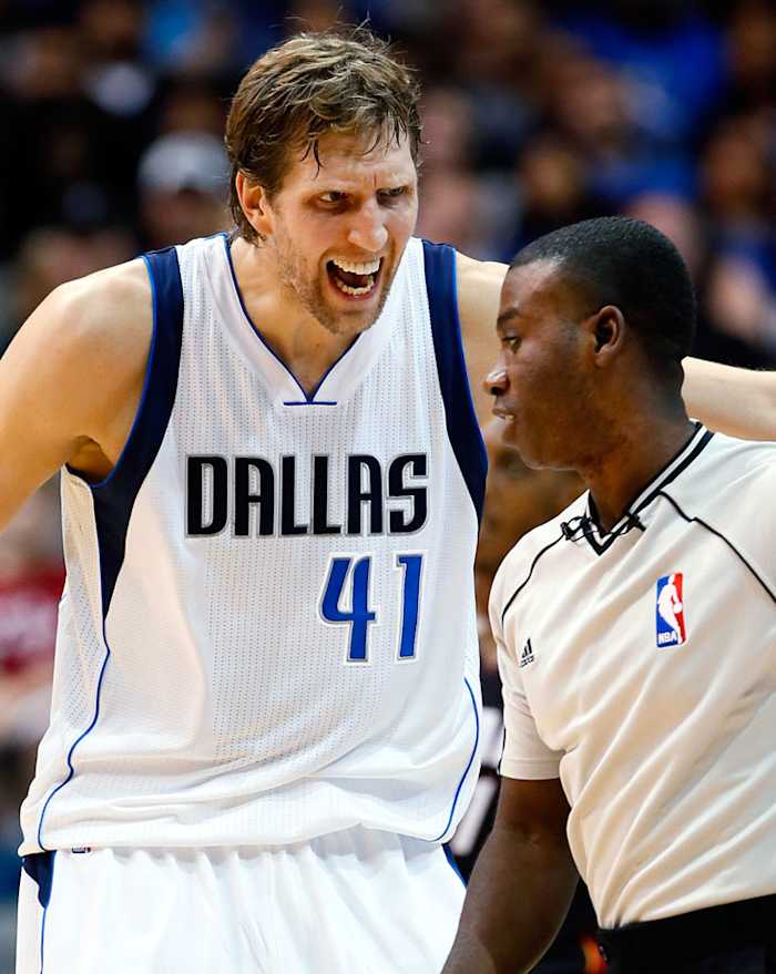 Dirk-Nowitzki-2014-1109-foul-face-react.jpg